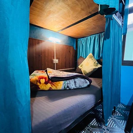Non Stop Cafe Hostel & Stay Manāli Eksteriør bilde