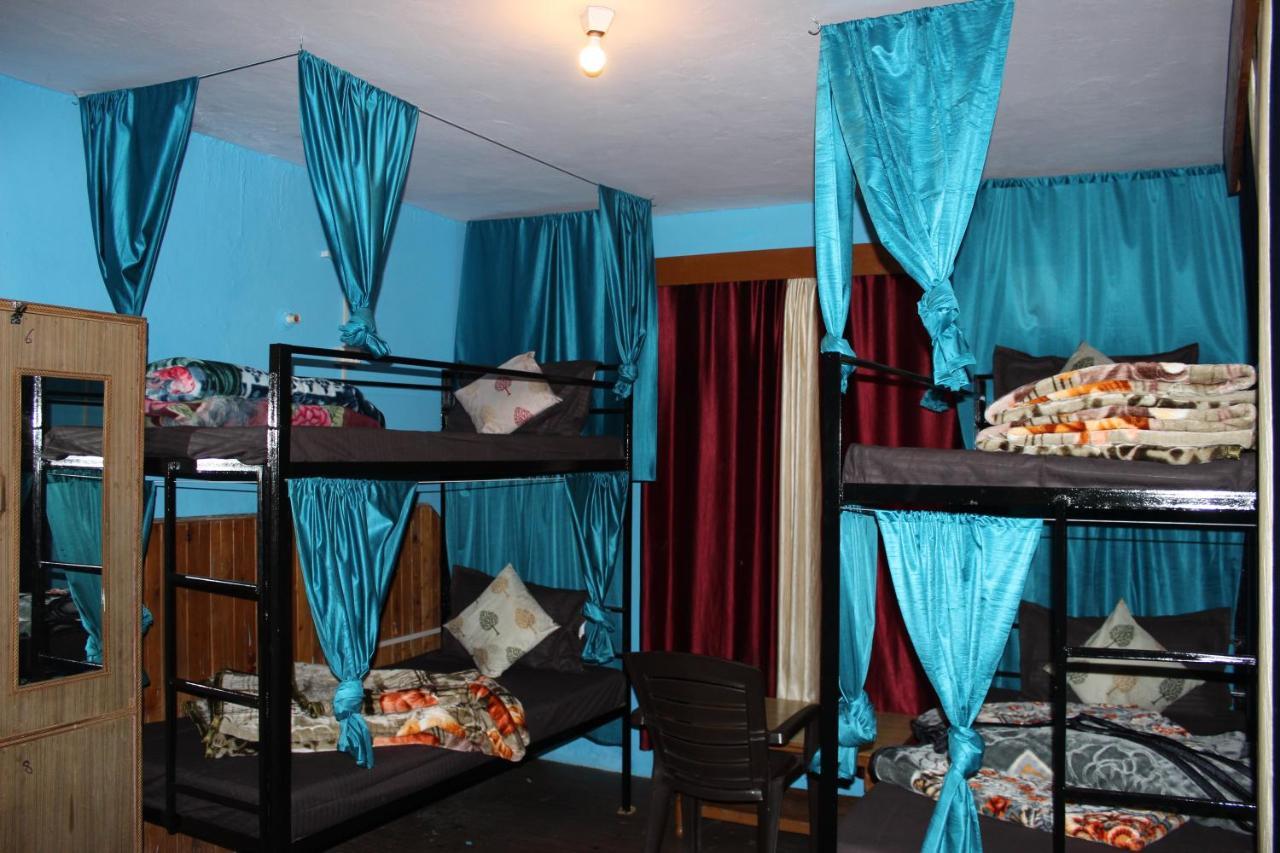 Non Stop Cafe Hostel & Stay Manāli Eksteriør bilde