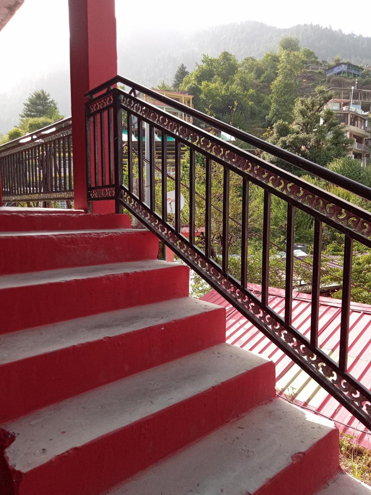 Non Stop Cafe Hostel & Stay Manāli Rom bilde