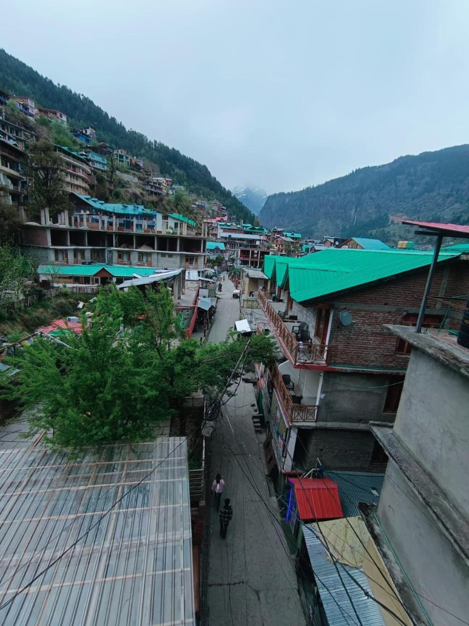 Non Stop Cafe Hostel & Stay Manāli Rom bilde