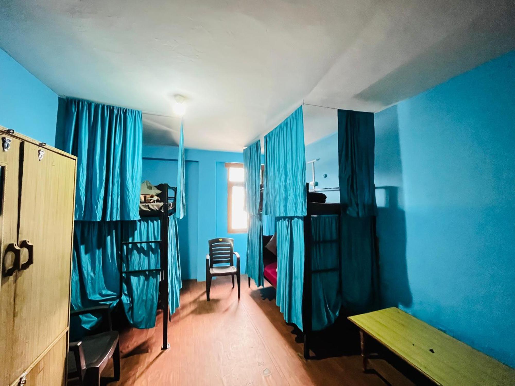 Non Stop Cafe Hostel & Stay Manāli Eksteriør bilde
